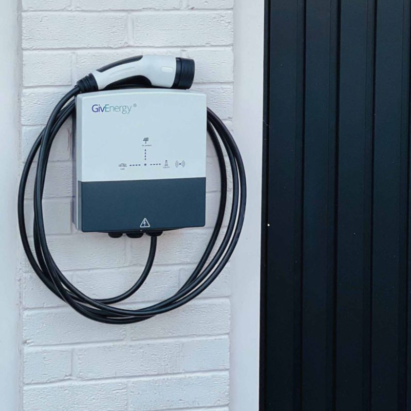 EV ChargerGivEnergy EV Charge Point 7kW Tethered 5m Cable Black & White - hubPOWER